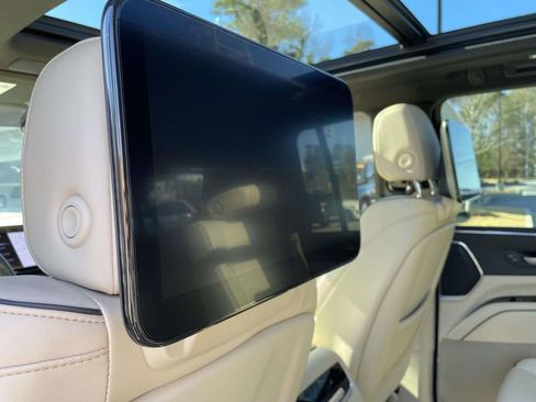 Certified 2023 Cadillac Escalade ESV Premium Luxury w/ Performance Package image 13