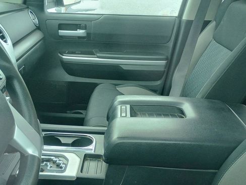 Used 2016 Toyota Tundra SR5 image 4