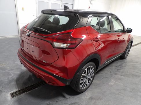 Used 2023 Nissan Kicks SV FWD image 4