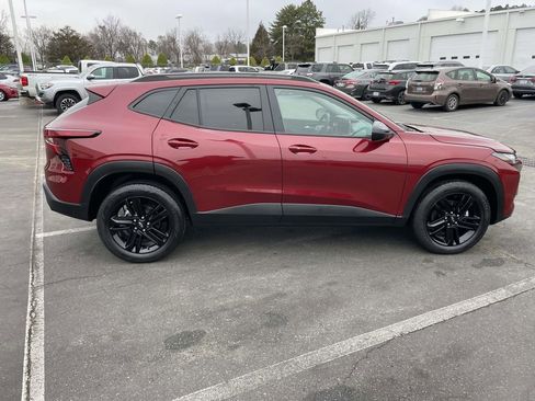 Used 2024 Chevrolet Trax ACTIV w/ Sunroof Package image 12