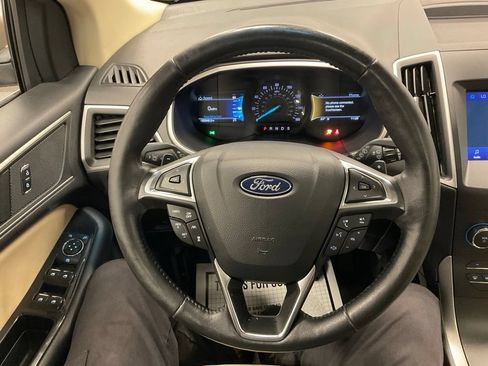 Used 2020 Ford Edge SEL w/ Convenience Package AWD/4WD image 16