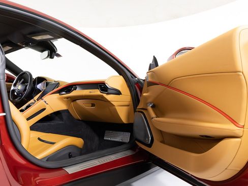 Used 2022 Ferrari Roma image 31