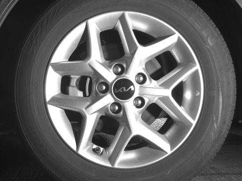 Used 2025 Kia Soul LX w/ LX Technology Package FWD image 12