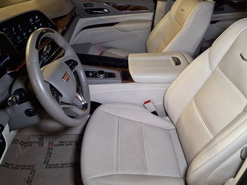 Certified 2024 Cadillac Escalade Premium Luxury Platinum image 15