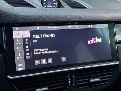 Used 2020 Porsche Cayenne S w/ Premium Package image 33