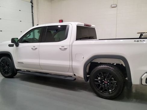 Used 2022 GMC Sierra 1500 Elevation w/ LPO, Elevation Black Package AWD/4WD image 5