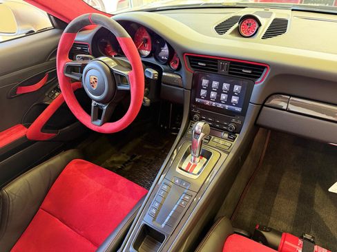 Used 2018 Porsche 911 GT2 RS RWD image 60