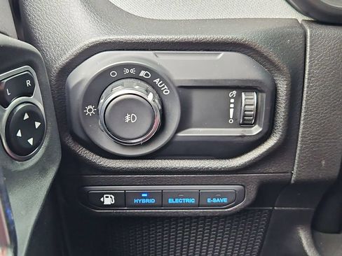 Used 2024 Jeep Wrangler Unlimited AWD/4WD image 18