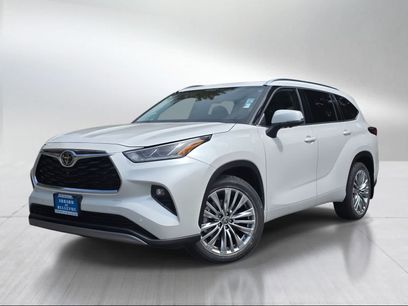 Used 2024 Toyota Highlander Platinum