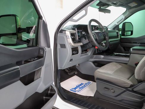 Used 2024 Ford F250 XLT w/ FX4 Off-Road Package AWD/4WD image 3