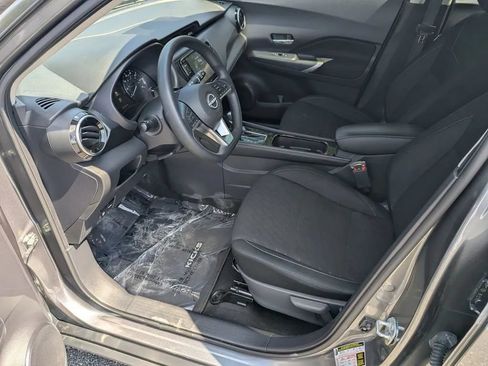 Certified 2024 Nissan Kicks SV FWD image 9
