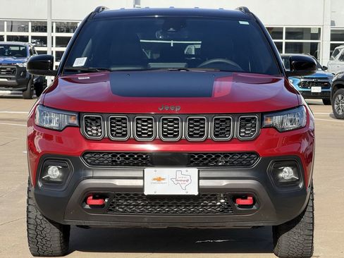 Used 2025 Jeep Compass Trailhawk image 6