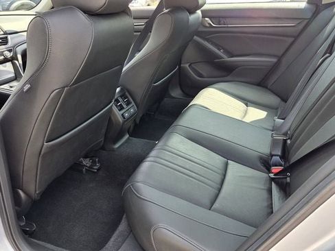 Used 2021 Honda Accord Touring image 11
