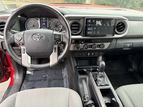 Used 2018 Toyota Tacoma SR5 image 17