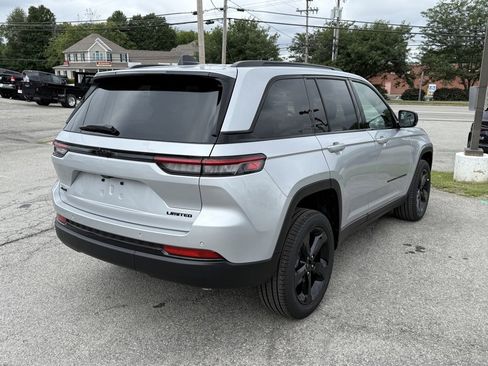 New 2025 Jeep Grand Cherokee Limited w/ Black Appearance Package image 6
