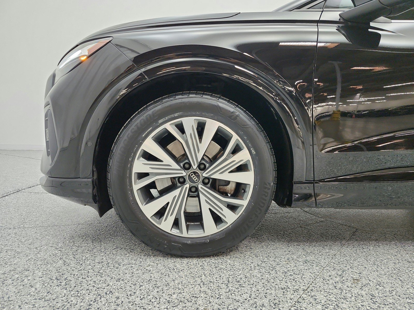 Used 2023 Audi Q4 e-tron Premium Plus w/ Premium Plus RWD image 30