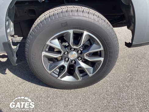 Used 2025 Chevrolet Silverado 1500 LT AWD/4WD image 27