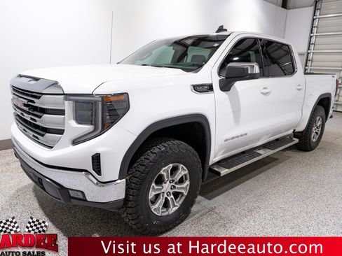 Used 2024 GMC Sierra 1500 SLE w/ X31 Off-Road Package AWD/4WD image 2