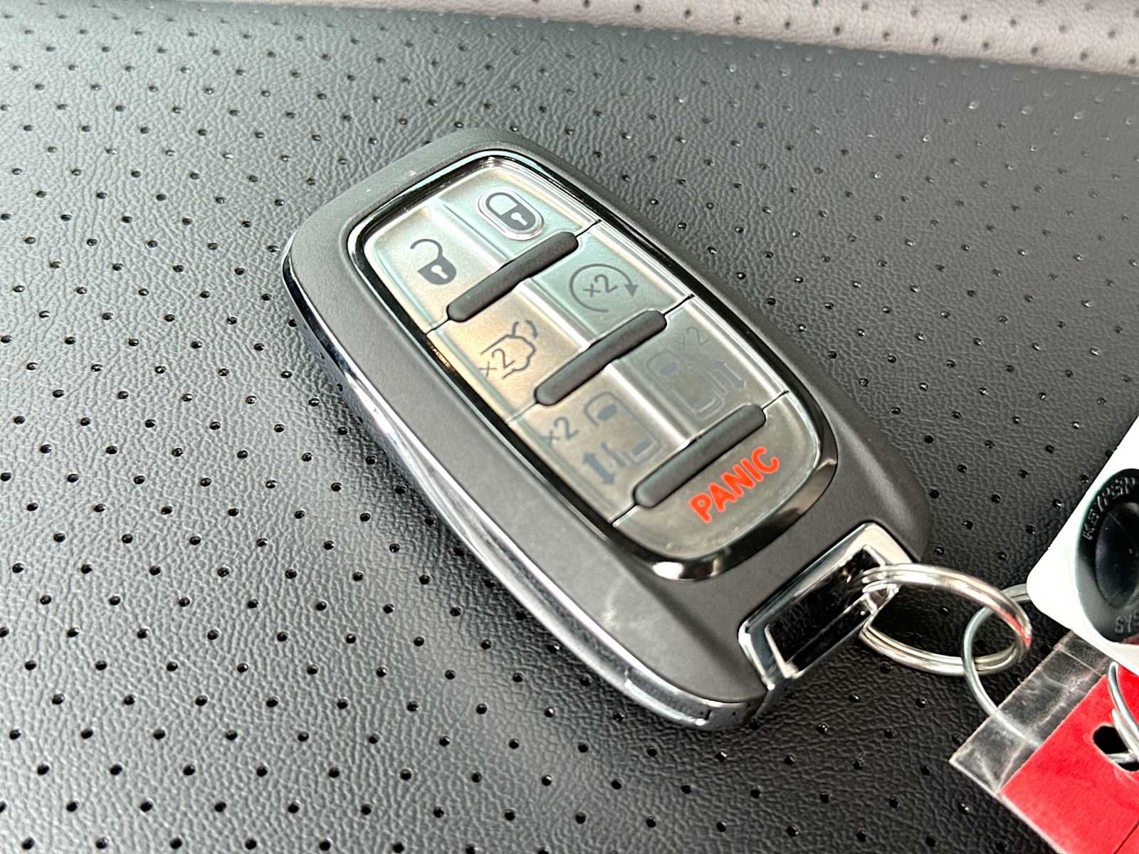 New 2027 Chrysler Pacifica Select FWD image 29