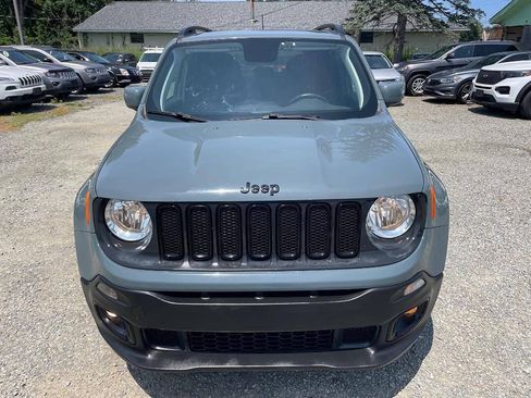 Used 2018 Jeep Renegade Altitude w/ UConnect 8.4 Nav Group AWD/4WD image 2