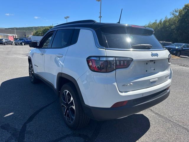 Used 2023 Jeep Compass Limited AWD/4WD image 7