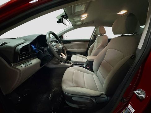 Used 2020 Hyundai Elantra SE image 23