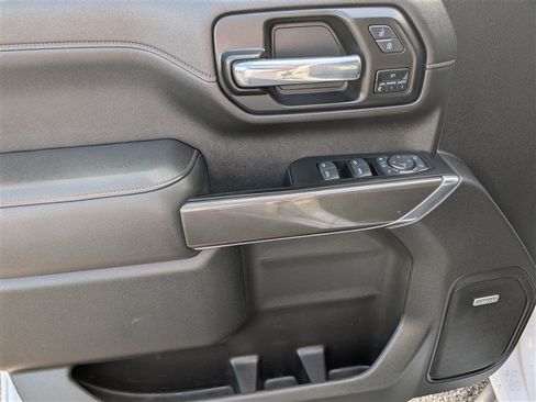 Used 2022 GMC Sierra 2500 AT4 w/ AT4 Preferred Package AWD/4WD image 12
