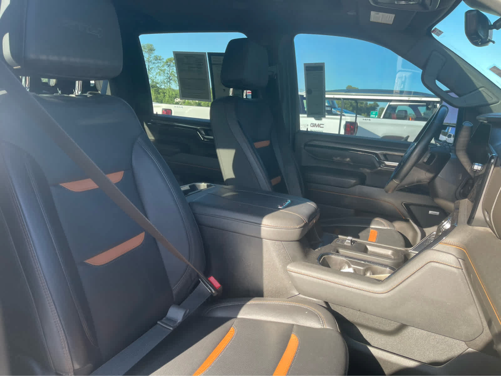 Used 2024 GMC Sierra 2500 AT4 w/ AT4 Premium Plus Package AWD/4WD image 26