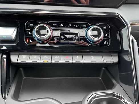 New 2026 GMC Sierra 3500 AT4 AWD/4WD image 15