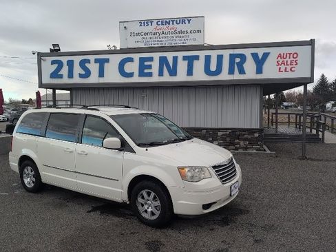 Used 2009 Chrysler Town & Country Touring image 1