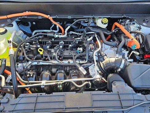 New 2025 Ford Maverick XL w/ Equipment Group 101A image 17