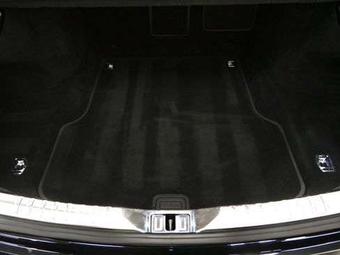 Used 2024 Bentley Flying Spur W12 image 18