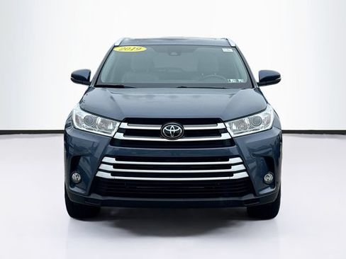 Used 2019 Toyota Highlander XLE AWD/4WD image 2