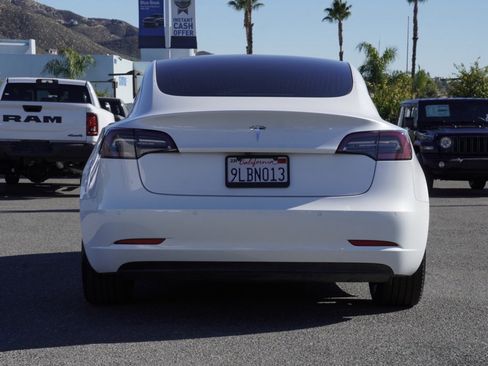 Used 2020 Tesla Model 3 Standard Range Plus image 5