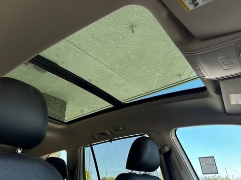 Used 2018 Volkswagen Atlas SEL Premium AWD/4WD image 18