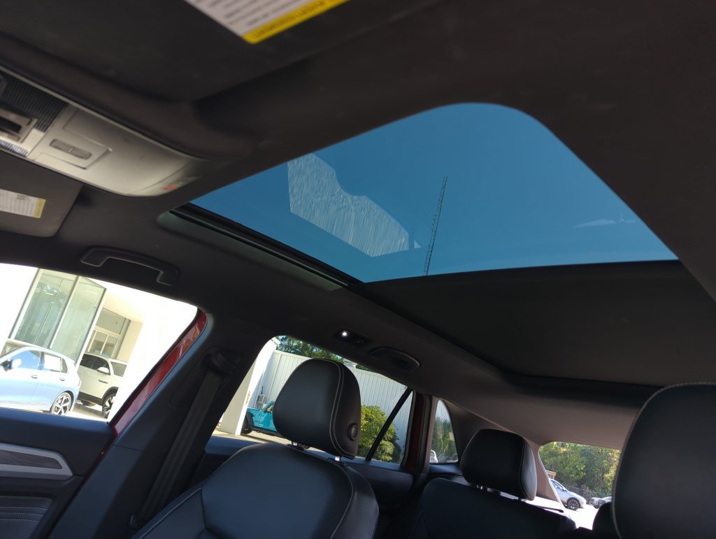 Used 2023 Volkswagen Atlas Cross Sport SE w/ Panoramic Sunroof Package FWD image 28