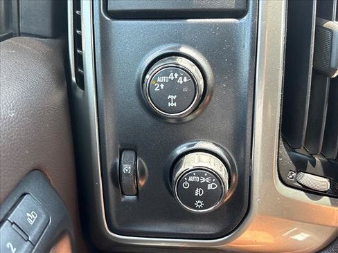 Certified 2018 Chevrolet Silverado 1500 LTZ w/ Sport Package AWD/4WD image 17