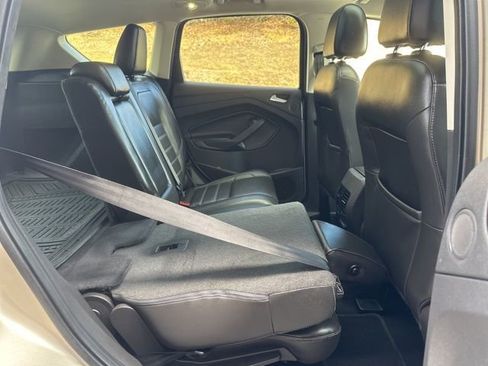 Used 2017 Ford Escape Titanium image 29