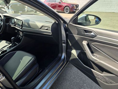 Used 2020 Volkswagen Jetta SE w/ SE Cold Weather Package FWD image 10
