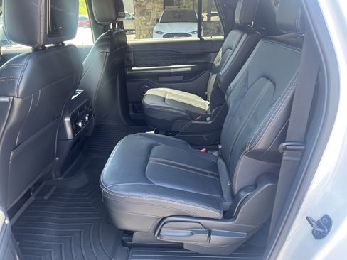 Used 2023 Ford Expedition Max Platinum AWD/4WD image 13