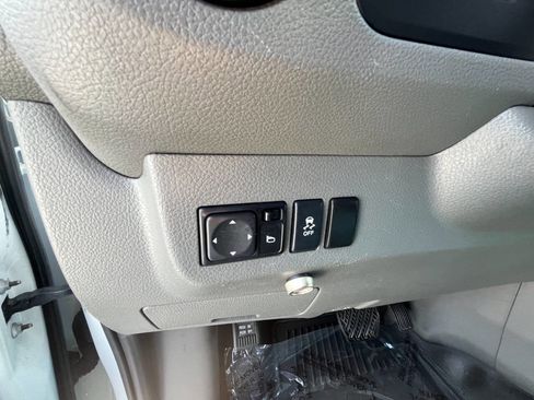 Used 2021 Nissan NV 2500 S image 24