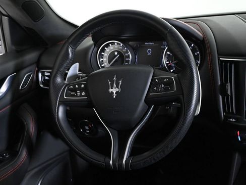 Used 2024 Maserati Levante GT Ultima image 10