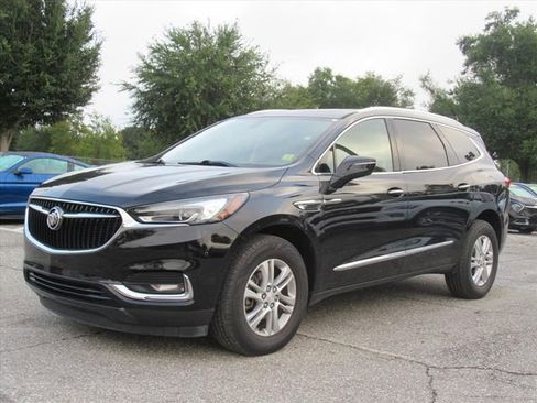 Used 2020 Buick Enclave Essence w/ Sound and Sites Package image 3