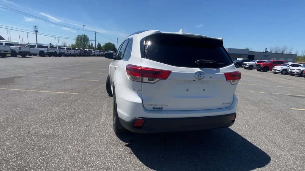 Used 2019 Toyota Highlander XLE AWD/4WD image 7