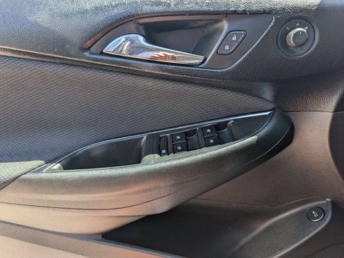 Used 2019 Chevrolet Cruze LS FWD image 13
