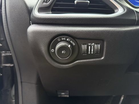 Used 2019 Chrysler Pacifica Limited w/ Advanced Safetytec Group image 17