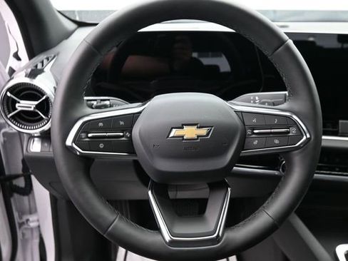 New 2026 Chevrolet Equinox LT w/ Safety and Technology Package FWD image 39