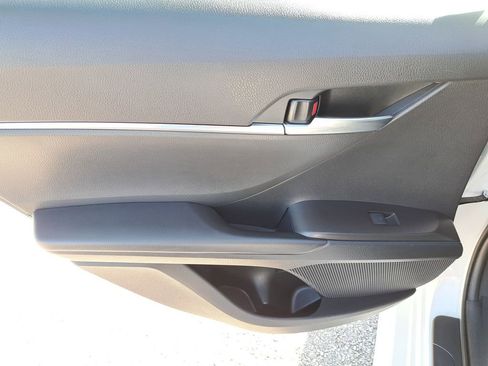 Certified 2021 Toyota Camry SE image 7