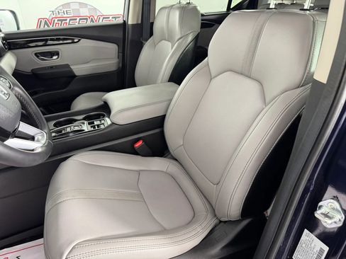 Used 2025 Honda Pilot EX-L image 33