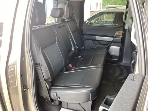 Used 2023 Ford F250 Lariat w/ Chrome Package image 32